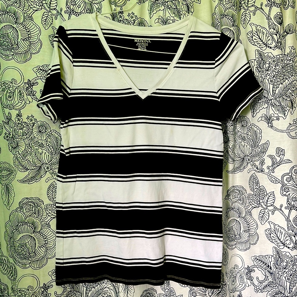 Nero a WOMENS XXL green/white striped T-shirt
